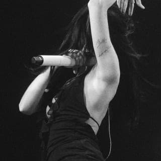 Nessa Barrett