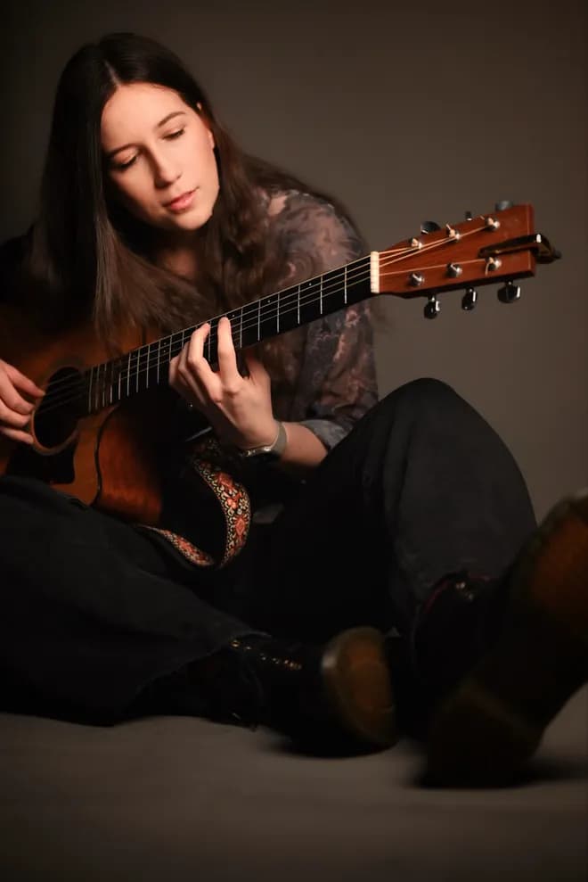Americana singer-songwriter  - Jenny Colquitt