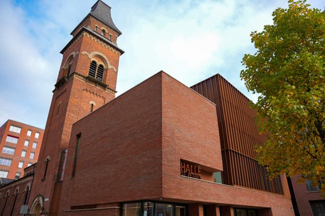 Halle St. Peter's