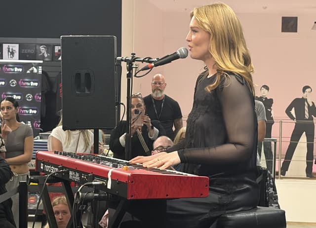 Freya Ridings HMV Manchester 1st June 2026 