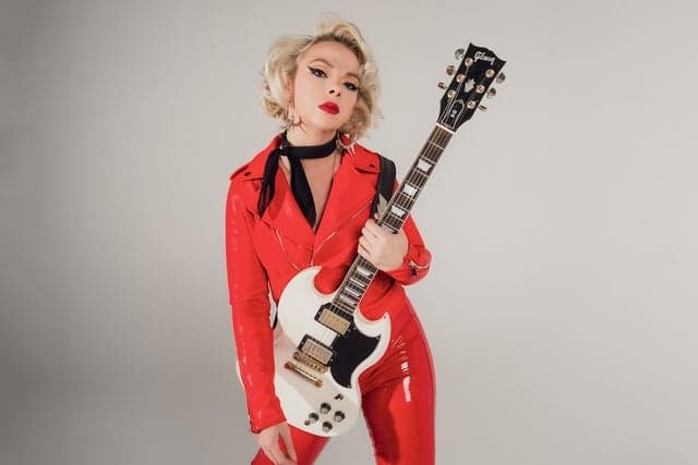 Samantha Fish: Paper Doll World Tour