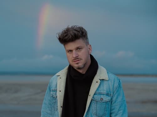 New Music from Italian Indie singer DAMIEN MCFLY